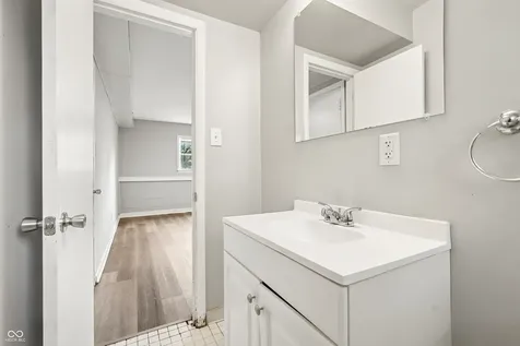 6147 E 40th Street Indianapolis IN 46226