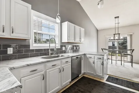 10617 Brooks Street Indianapolis IN 46234
