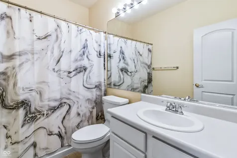 10617 Brooks Street Indianapolis IN 46234