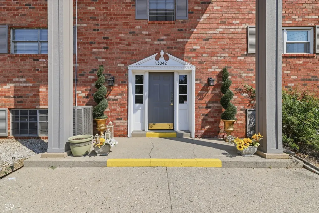 3042 Lake Shore Drive Indianapolis IN 46205
