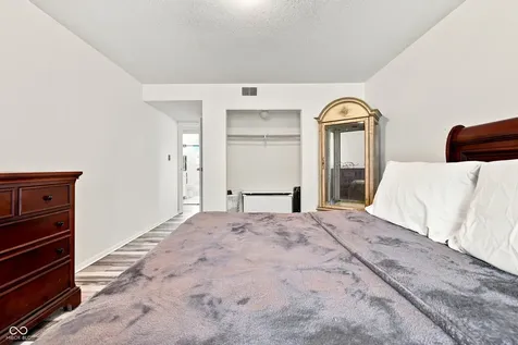 3042 Lake Shore Drive Indianapolis IN 46205