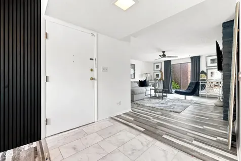 3042 Lake Shore Drive Indianapolis IN 46205