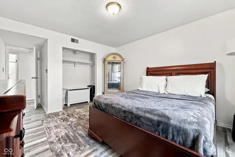 3042 Lake Shore Drive Indianapolis IN 46205