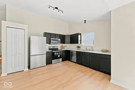 2115 Sotheby Lane Indianapolis IN 46239