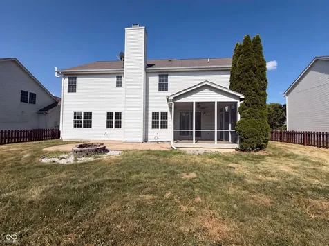 1111 Red Dunes Run Avon IN 46123