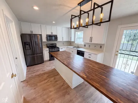 6680 Crestwell Lane Indianapolis IN 46268