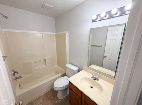 6680 Crestwell Lane Indianapolis IN 46268
