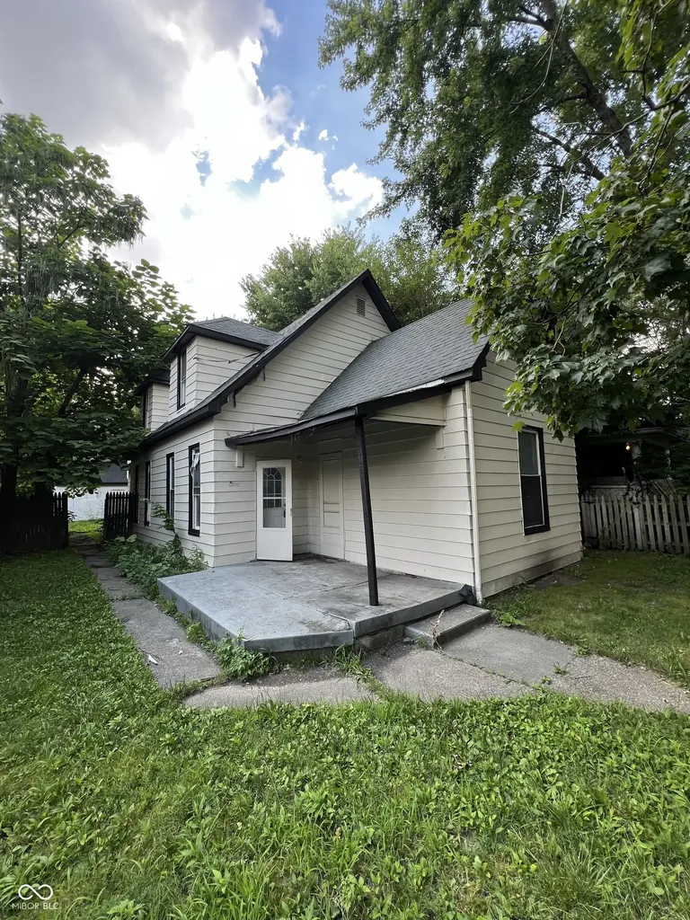 406 N Denny Indianapolis IN 46201
