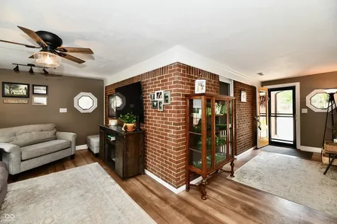 209 Kirk Drive W Indianapolis IN 46234