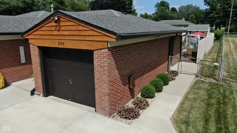 209 Kirk Drive W Indianapolis IN 46234