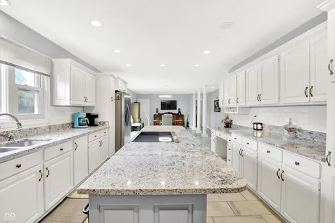 27 Forrests Edge Court Indianapolis IN 46227