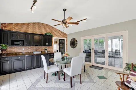 27 Forrests Edge Court Indianapolis IN 46227