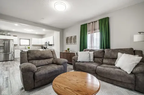 137 S 2nd Avenue Beech Grove IN 46107