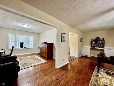 4435 Ellington Spencer IN 47460