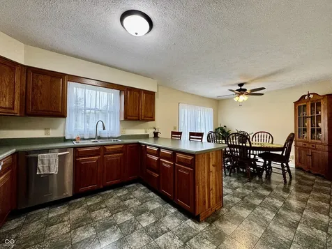 4435 Ellington Spencer IN 47460