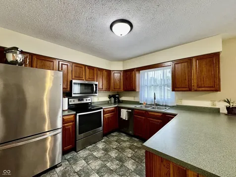 4435 Ellington Spencer IN 47460