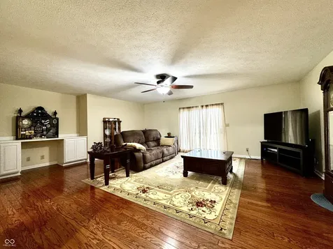 4435 Ellington Spencer IN 47460