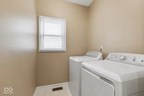 1628 Foxmere Boulevard Greenwood IN 46142