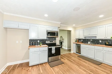 651 Fabyan Road Indianapolis IN 46217