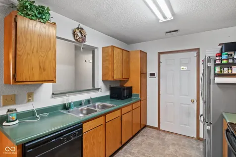 10323 Draycott Avenue Indianapolis IN 46236
