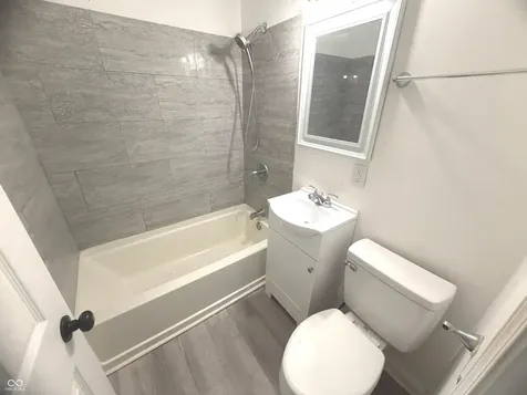 2552 Saint Paul Indianapolis IN 46203