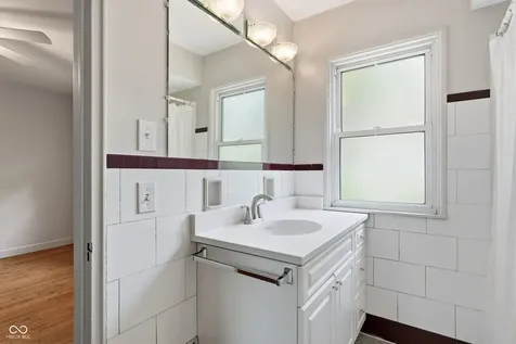 4723 Hinesley Avenue Indianapolis IN 46208