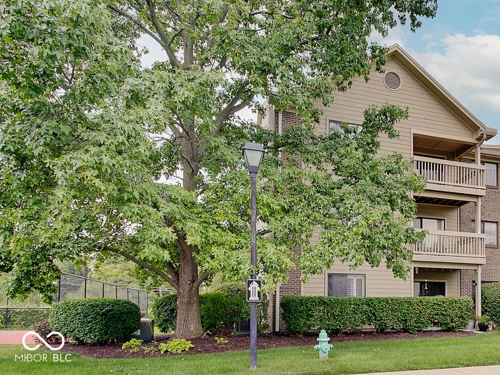 8720 Yardley Court Indianapolis IN 46268