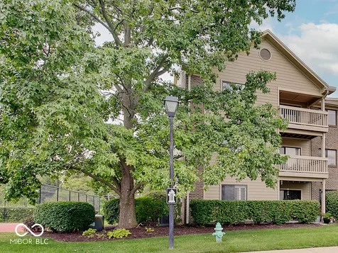 8720 Yardley Court Indianapolis IN 46268