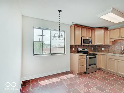 8720 Yardley Court Indianapolis IN 46268