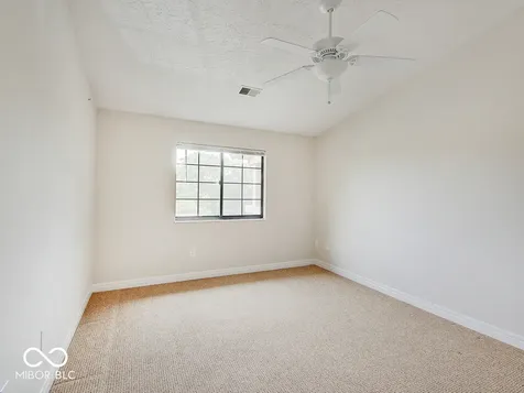 8720 Yardley Court Indianapolis IN 46268