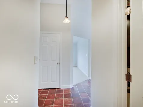 8720 Yardley Court Indianapolis IN 46268