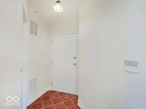 8720 Yardley Court Indianapolis IN 46268