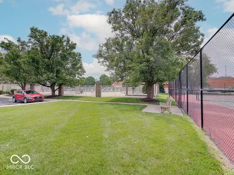 8720 Yardley Court Indianapolis IN 46268
