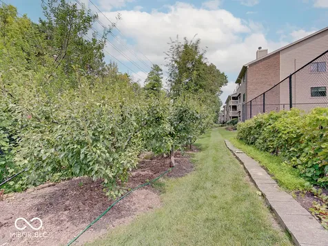 8720 Yardley Court Indianapolis IN 46268