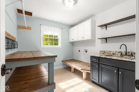 2240 N 700 W Columbus IN 47201