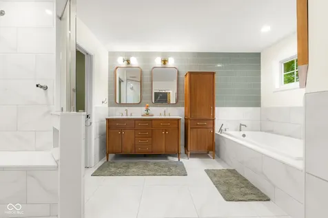 2240 N 700 W Columbus IN 47201