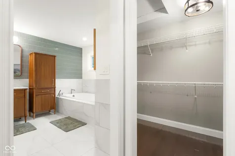 2240 N 700 W Columbus IN 47201