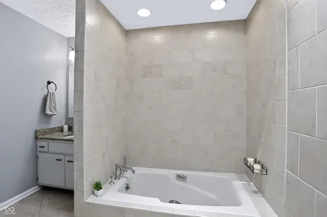 12110 Valley Brook Court Indianapolis IN 46229
