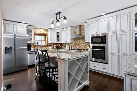12110 Valley Brook Court Indianapolis IN 46229