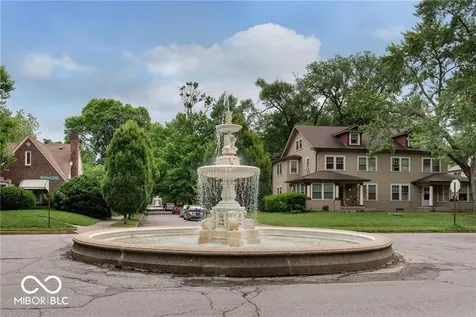1721 Woodruff Place Cross Drive Indianapolis IN 46201