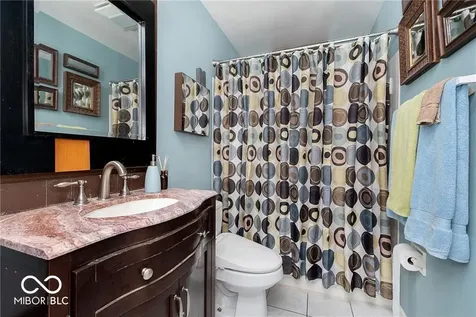 1721 Woodruff Place Cross Drive Indianapolis IN 46201