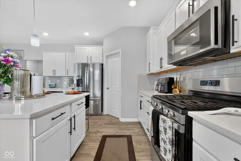 6412 Tacoma Boulevard Whitestown IN 46075