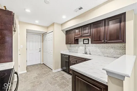 4613 Framington Court Indianapolis IN 46254