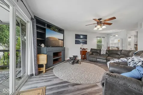536 Waterford Way Danville IN 46122