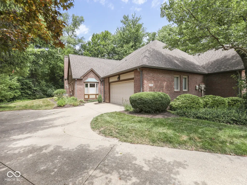 2064 Oldfields Circle North Drive Indianapolis IN 46228