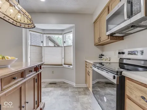 2064 Oldfields Circle North Drive Indianapolis IN 46228
