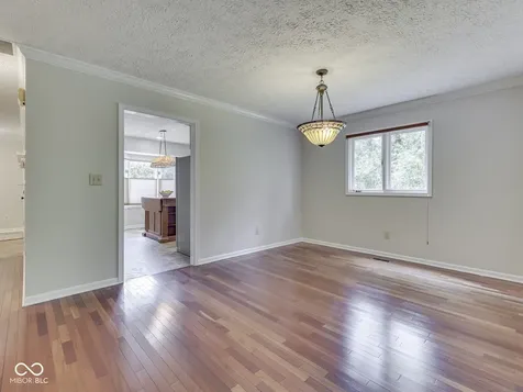 2064 Oldfields Circle North Drive Indianapolis IN 46228
