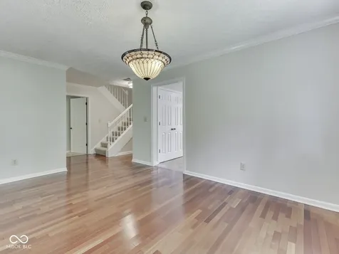 2064 Oldfields Circle North Drive Indianapolis IN 46228