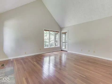 2064 Oldfields Circle North Drive Indianapolis IN 46228