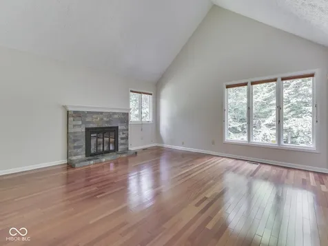 2064 Oldfields Circle North Drive Indianapolis IN 46228